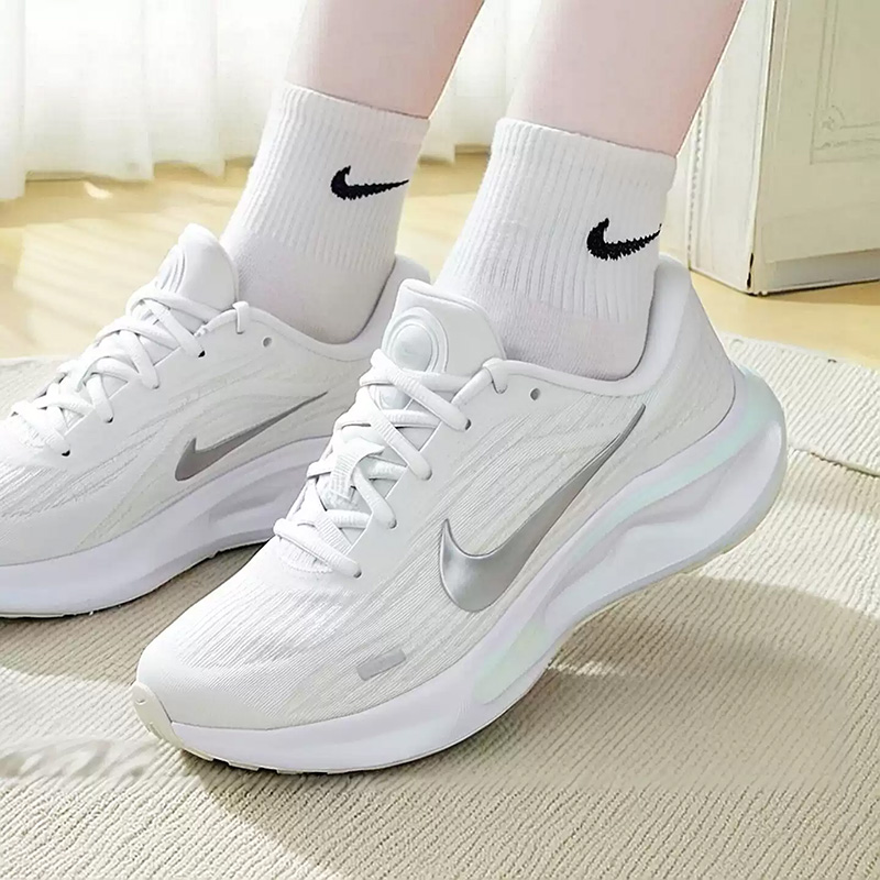 Sepatu Olahraga Lari NIKE Wani - Women Shoes Running Nike ulasan dan harga