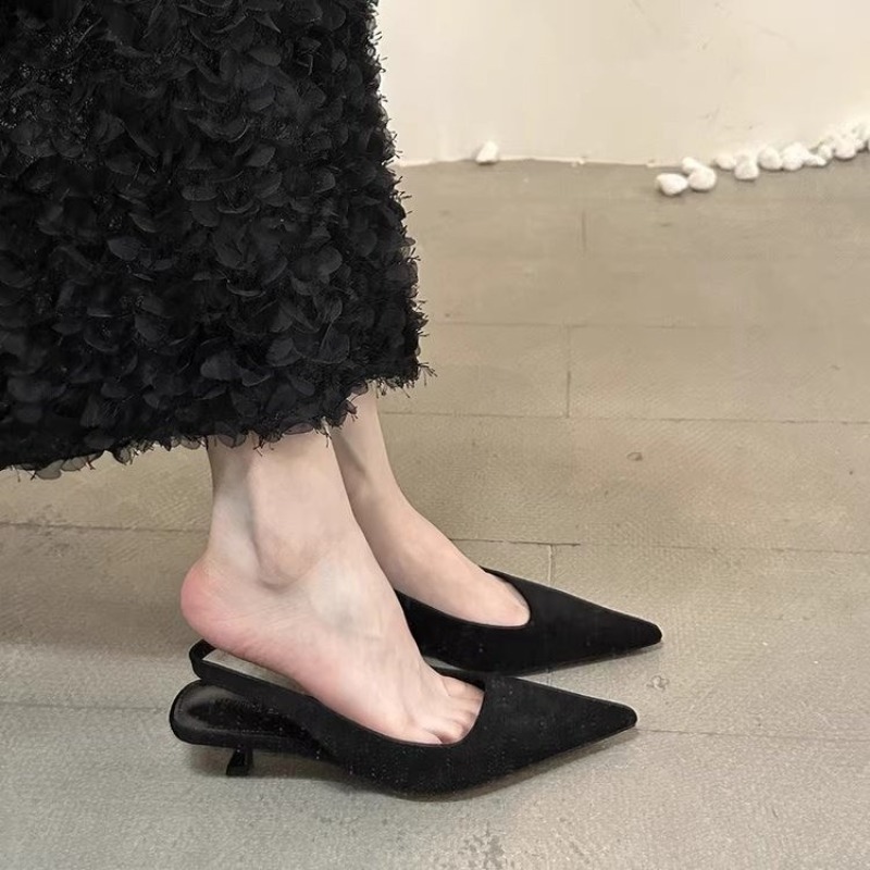Sepatu Sandal Wanita Slip On M - Thong Flat Sandal ulasan dan harga