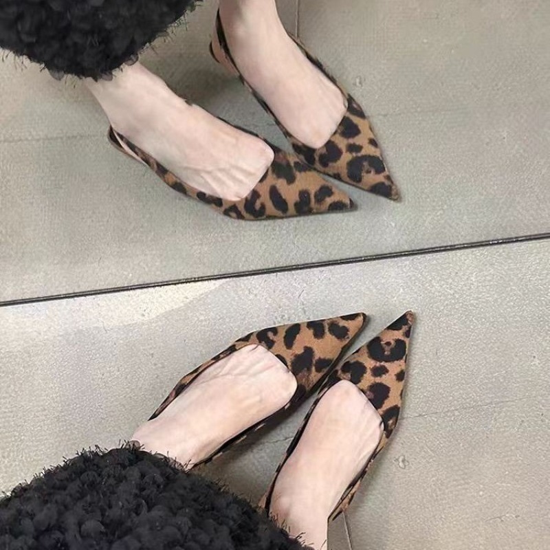 Sepatu Sandal Wanita Slip On M - Thong Flat Sandal ulasan dan harga
